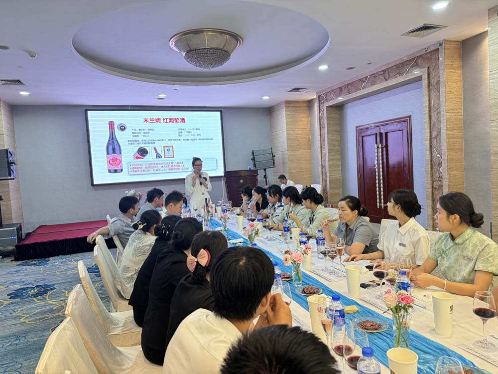 华尔登国际酒店 & 薏葡艺萄酒业：葡萄酒知识分享&a